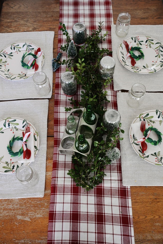 Christmas party table settings (2)
