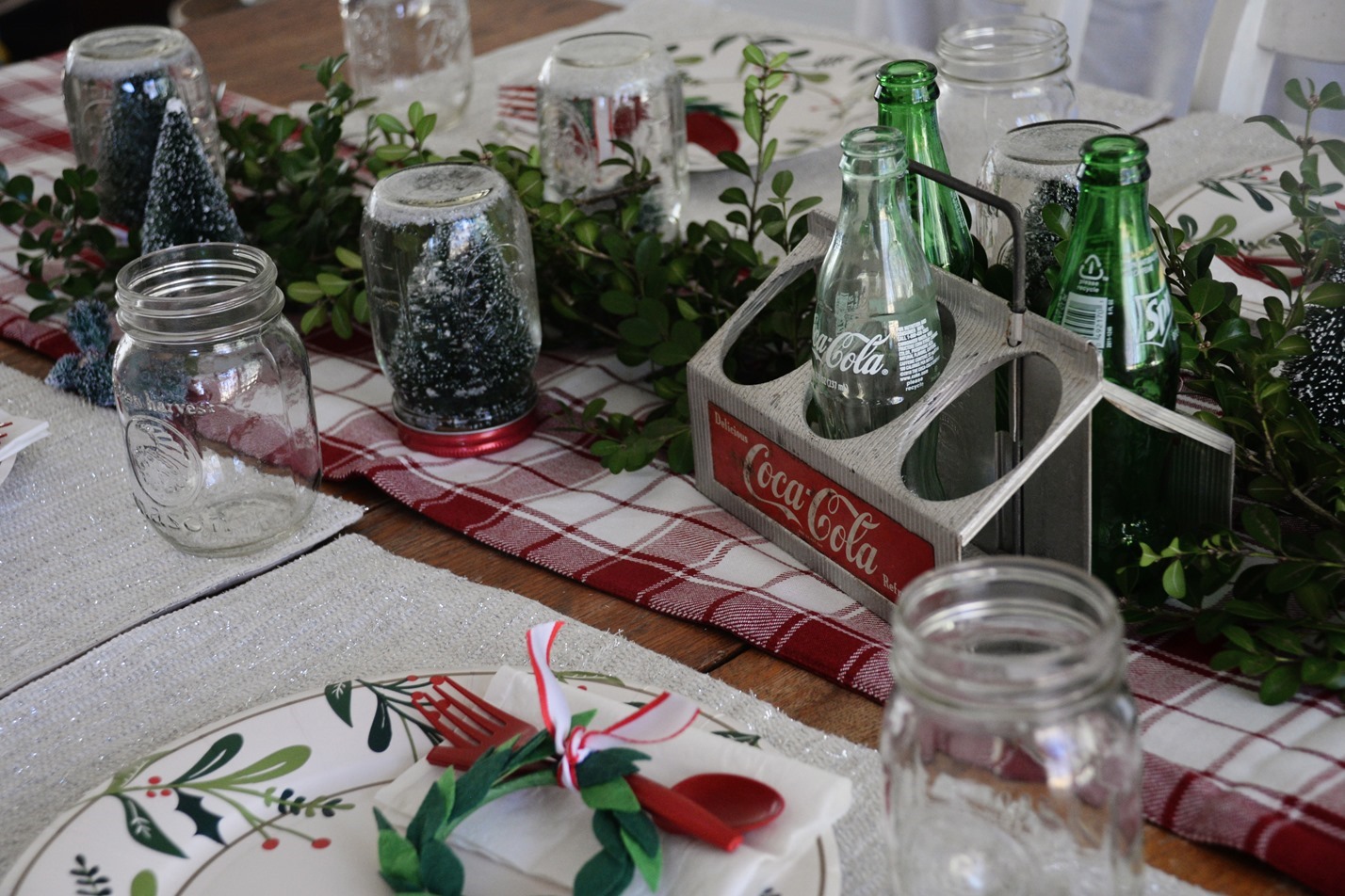 Christmas party table settings (3)