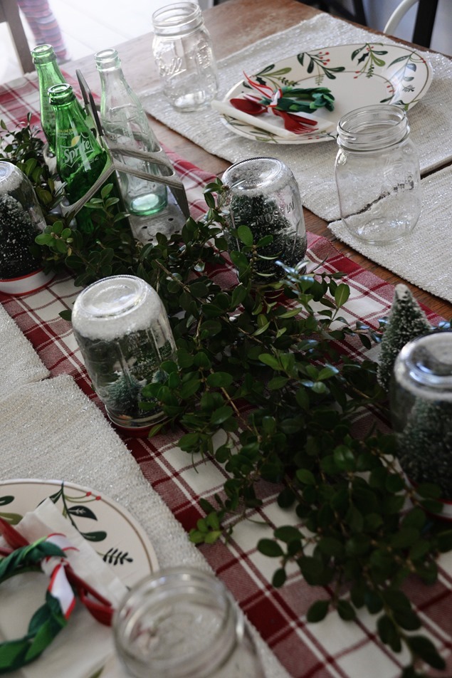 Christmas party table settings (4)