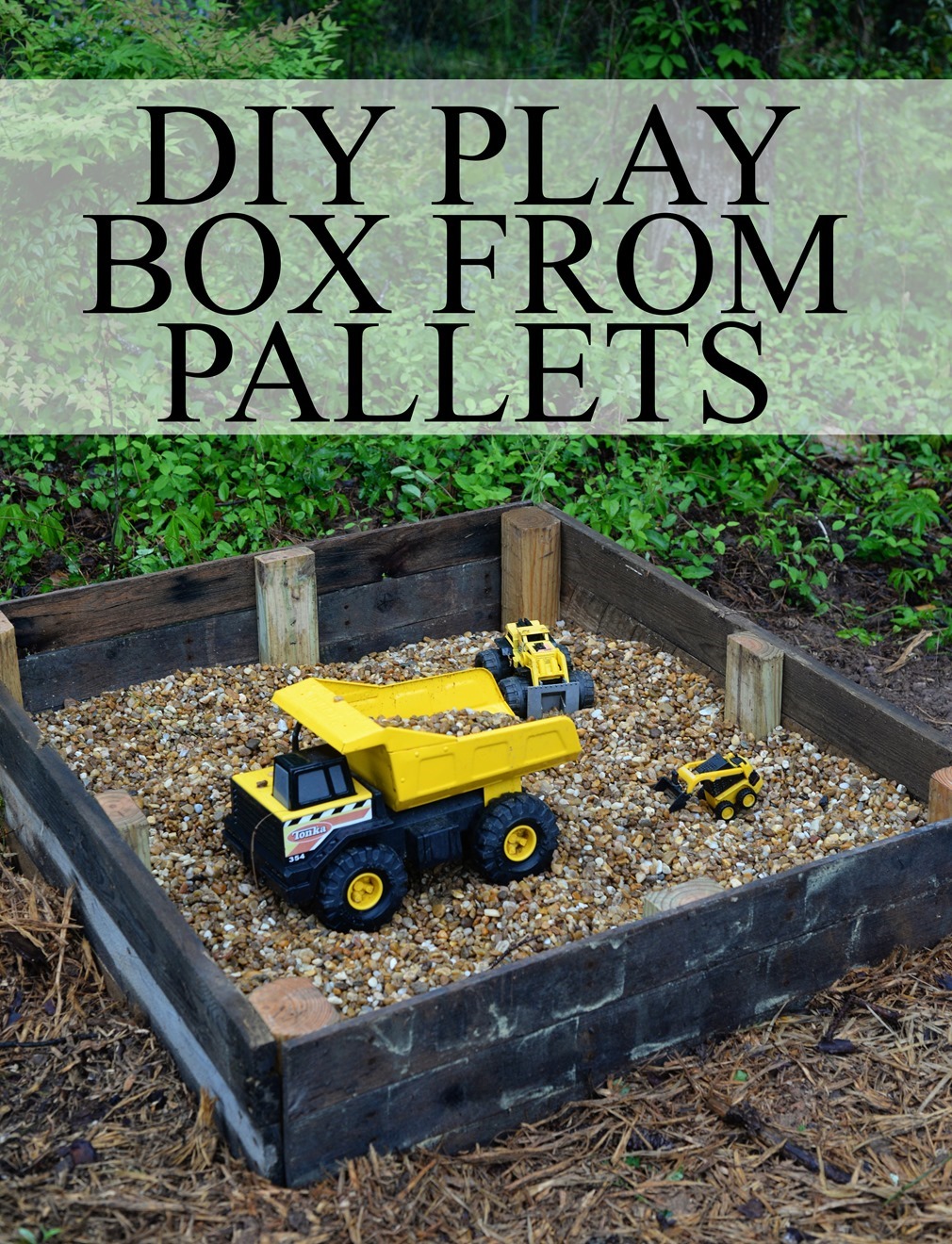 DIY play box from pallets