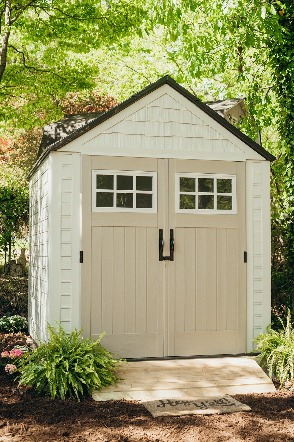 How to Build a Foundation For a Rubbermaid Storage Shed